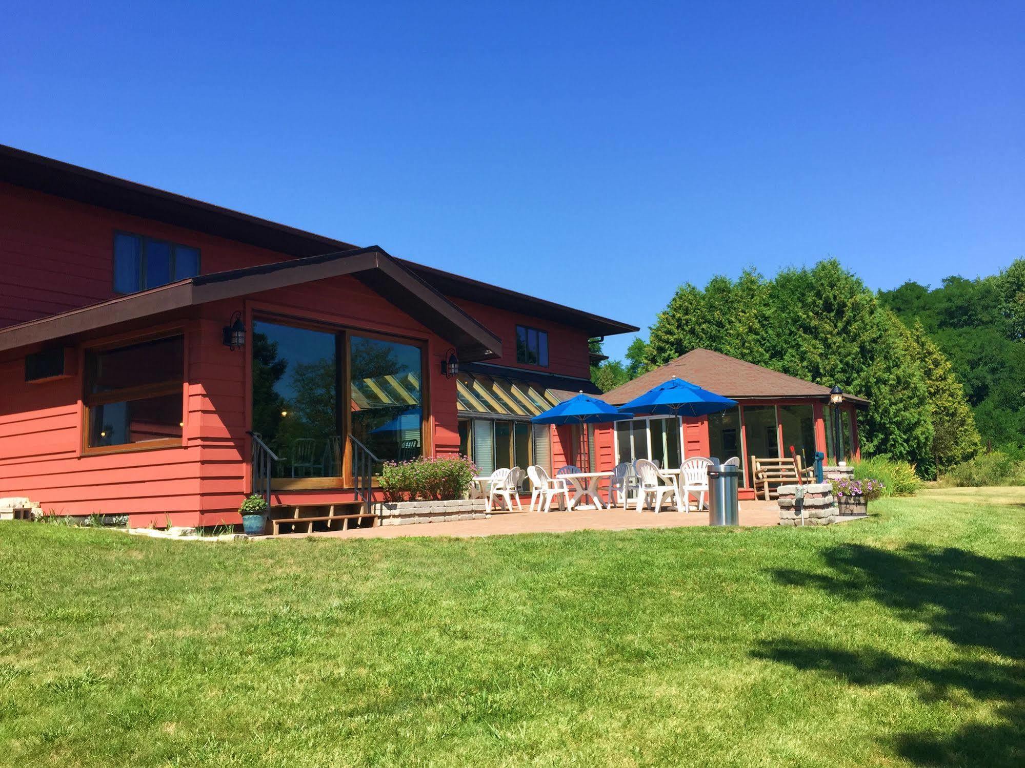 Open Hearth Lodge Sister Bay Exterior foto